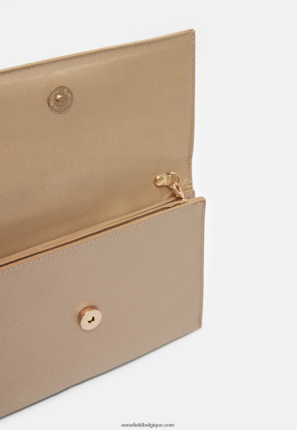 femmes embrayage 206 or Anna FieldNHH26B2451