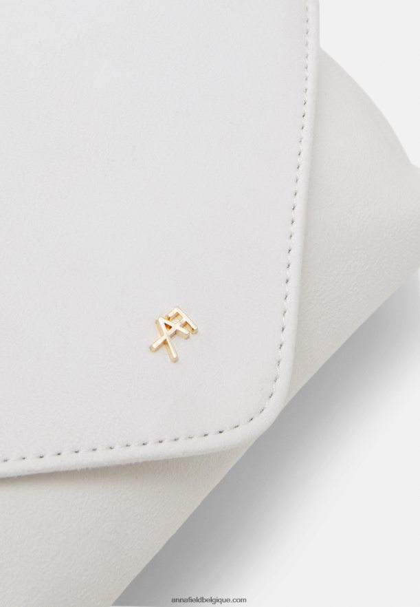 femmes embrayage blanc cassé Anna FieldNHH26B2422