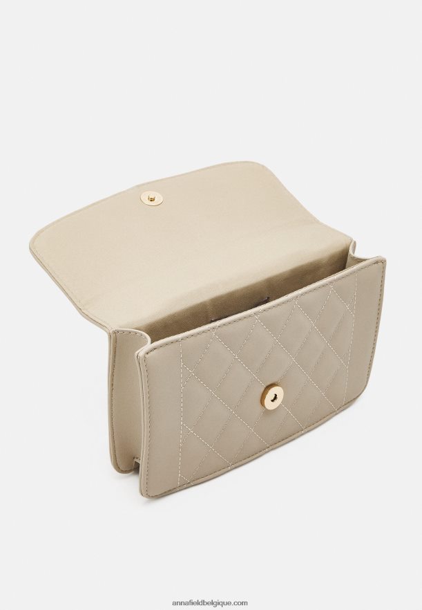 femmes pochette beige Anna FieldNHH26B2408