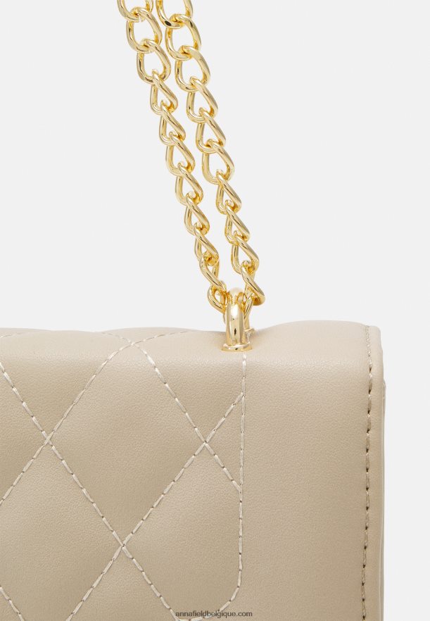 femmes pochette beige Anna FieldNHH26B2408