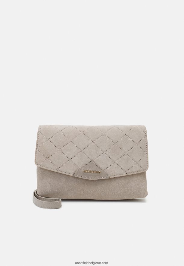 femmes pochette en cuir taupe Anna FieldNHH26B2401