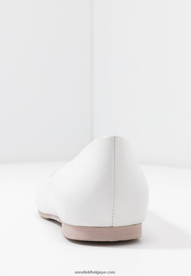 femmes ballerines en cuir blanc Anna FieldNHH26B2072