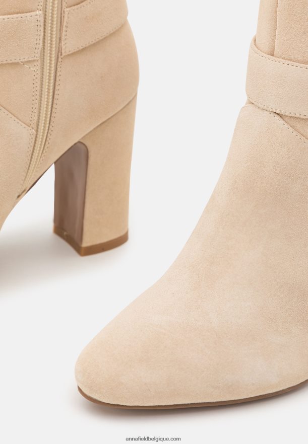 femmes bottes à talons hauts en cuir beige Anna FieldNHH26B2258
