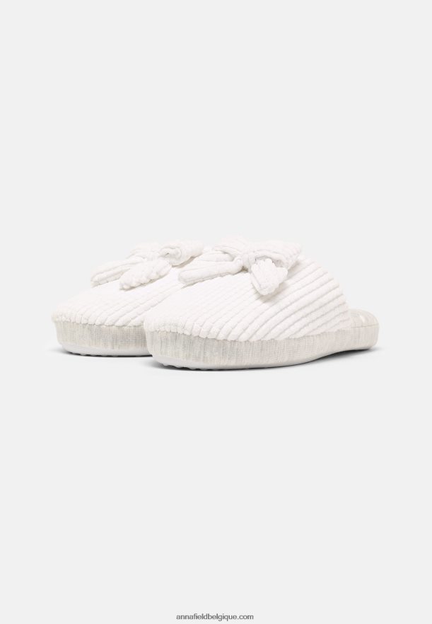 femmes pantoufles blanches Anna FieldNHH26B2279