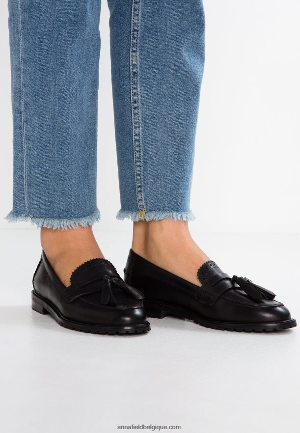 femmes slip on en cuir noir Anna FieldNHH26B1829