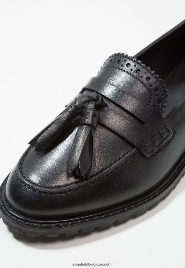 femmes slip on en cuir noir Anna FieldNHH26B1829