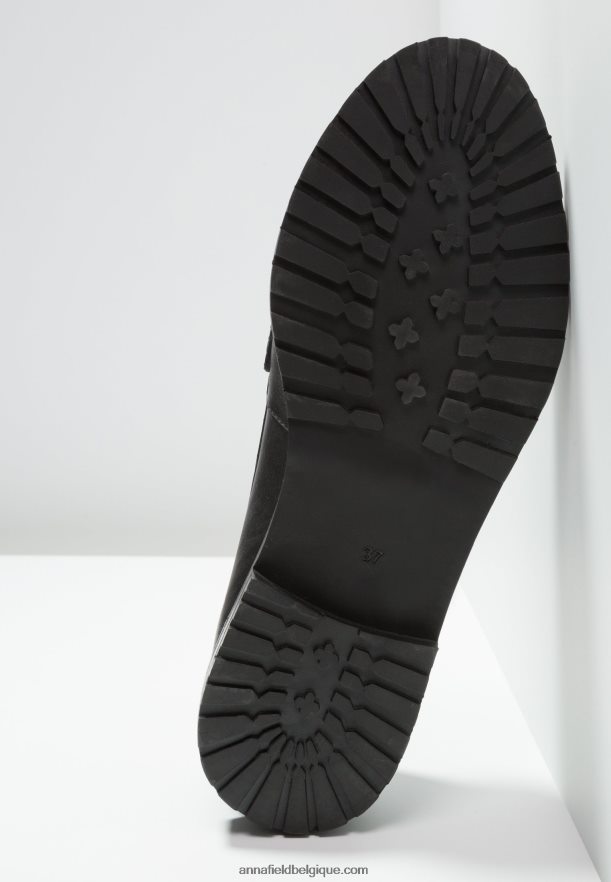 femmes slip on en cuir noir Anna FieldNHH26B1829