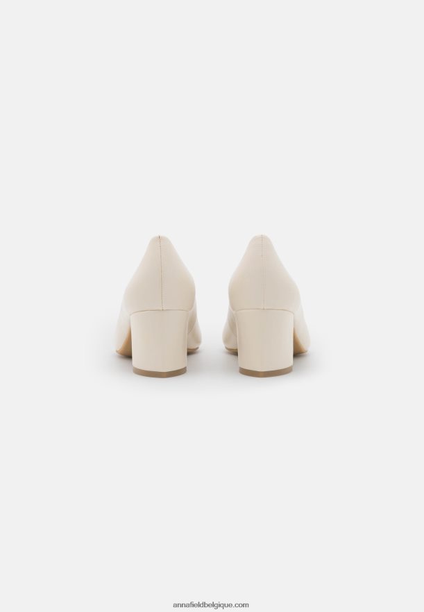 femmes crème à talons classiques Anna FieldNHH26B1737