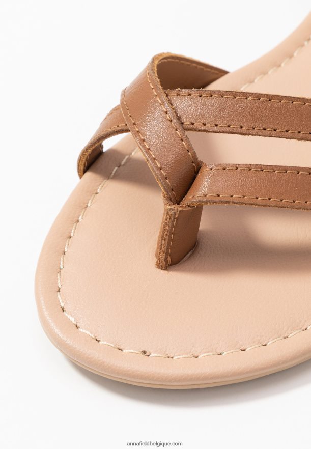 femmes sandales à bride en cuir cognac Anna FieldNHH26B1513