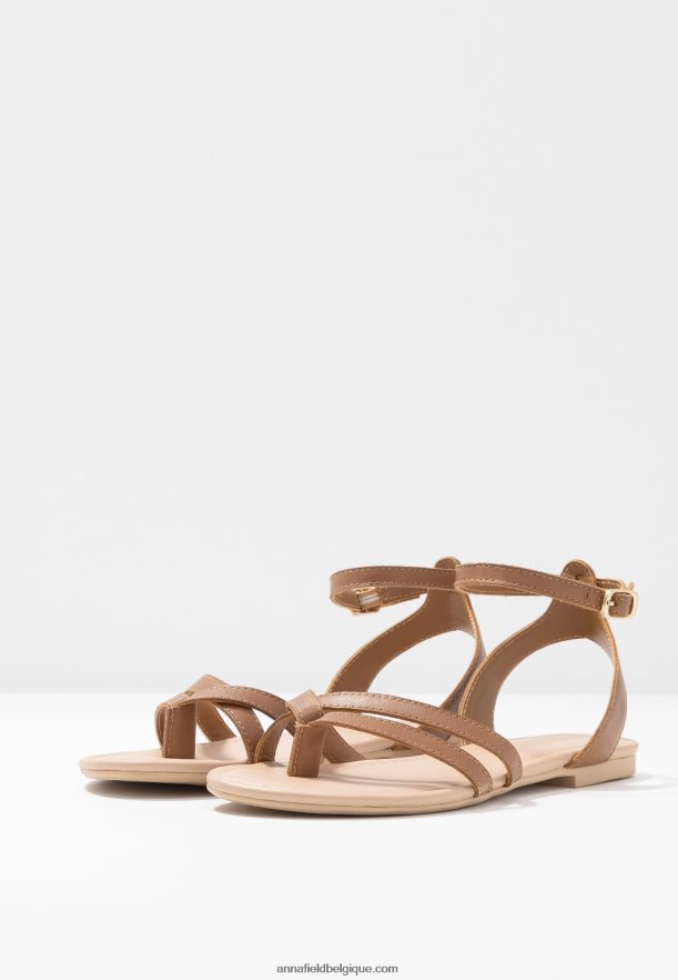 femmes sandales à bride en cuir cognac Anna FieldNHH26B1513