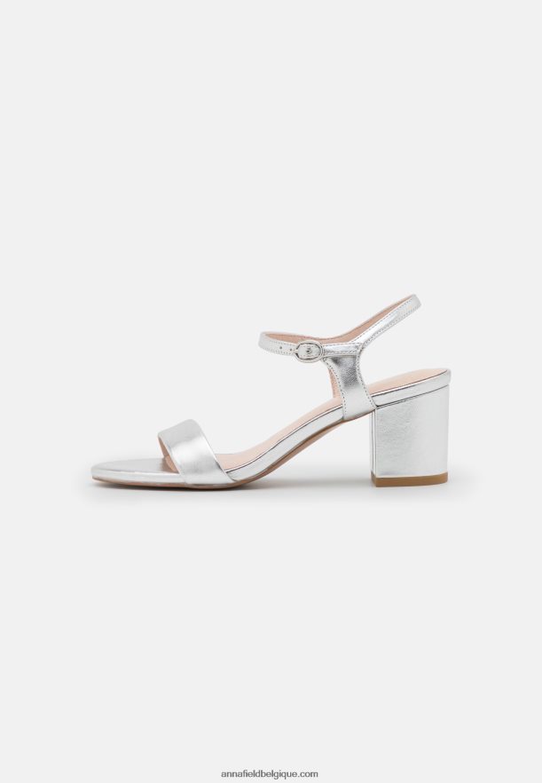 femmes sandales en cuir argent Anna FieldNHH26B1362