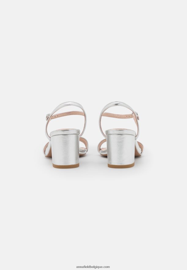 femmes sandales en cuir argent Anna FieldNHH26B1362