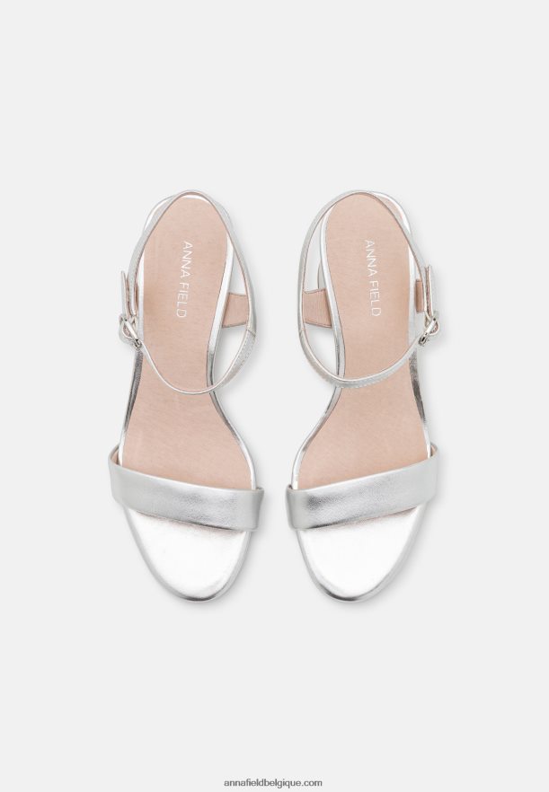 femmes sandales en cuir argent Anna FieldNHH26B1362