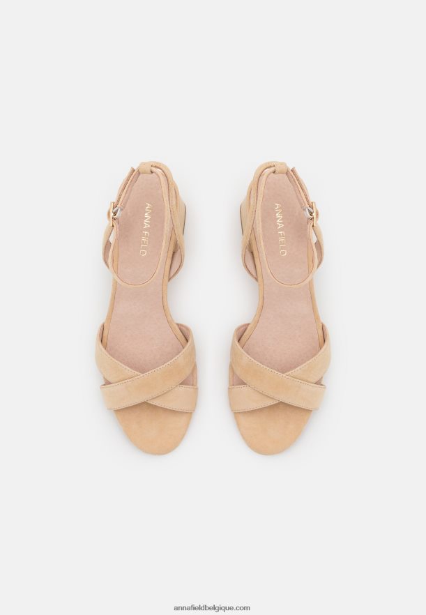 femmes sandales en cuir beige Anna FieldNHH26B1359