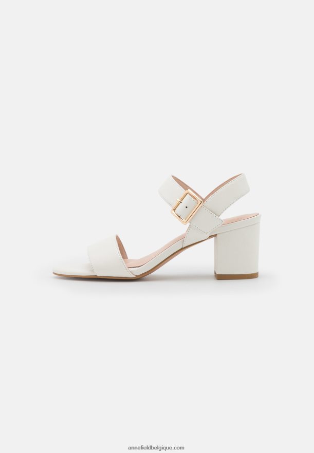 femmes sandales en cuir blanc Anna FieldNHH26B1383