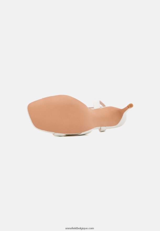 femmes sandales en cuir blanc cassé Anna FieldNHH26B1323