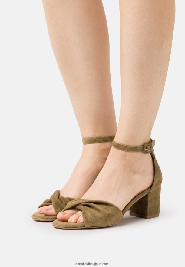 femmes sandales en cuir kaki Anna FieldNHH26B1332