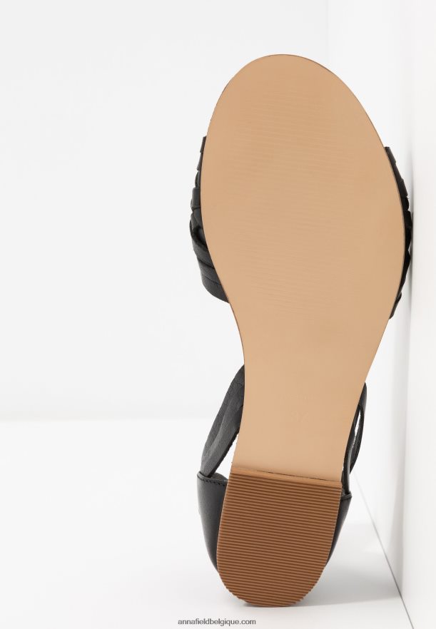 femmes sandales en cuir noir Anna FieldNHH26B1420