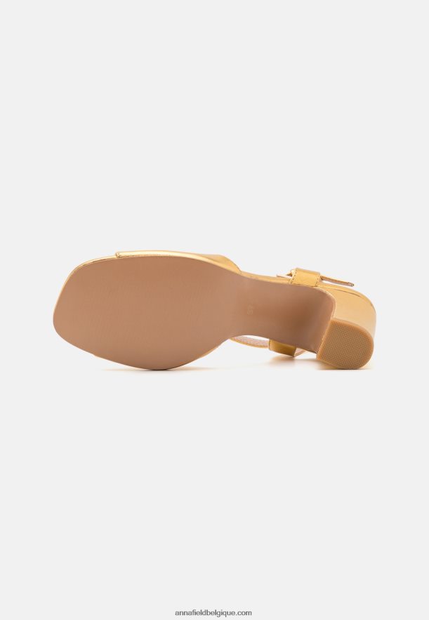 femmes sandales en cuir or Anna FieldNHH26B1423