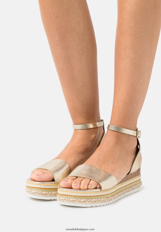 femmes sandales à plateforme dorées Anna FieldNHH26B1464