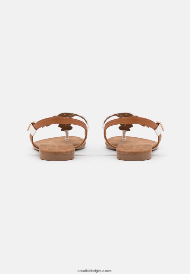 femmes sandales t-bar blanc Anna FieldNHH26B1496