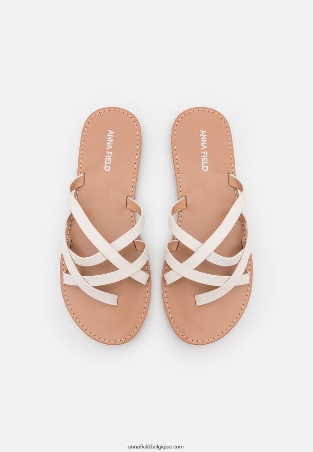 femmes sandales t-bar blanc Anna FieldNHH26B1544