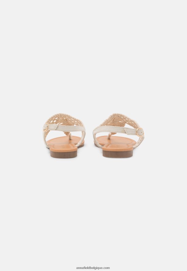 femmes sandales t-bar blanc cassé Anna FieldNHH26B1524