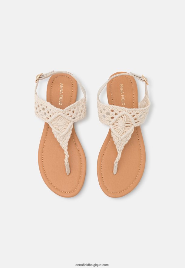 femmes sandales t-bar blanc cassé Anna FieldNHH26B1524