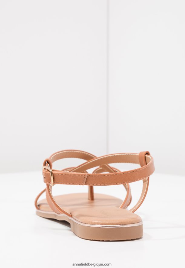 femmes sandales t-bar cognac Anna FieldNHH26B1508