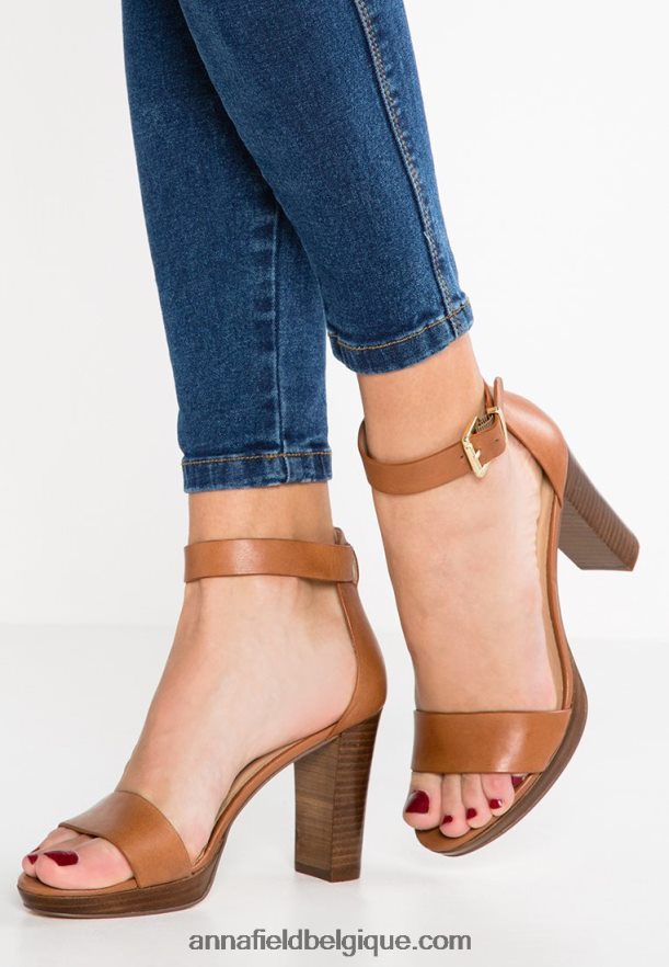 femmes sandales à talons en cuir cognac Anna FieldNHH26B1549