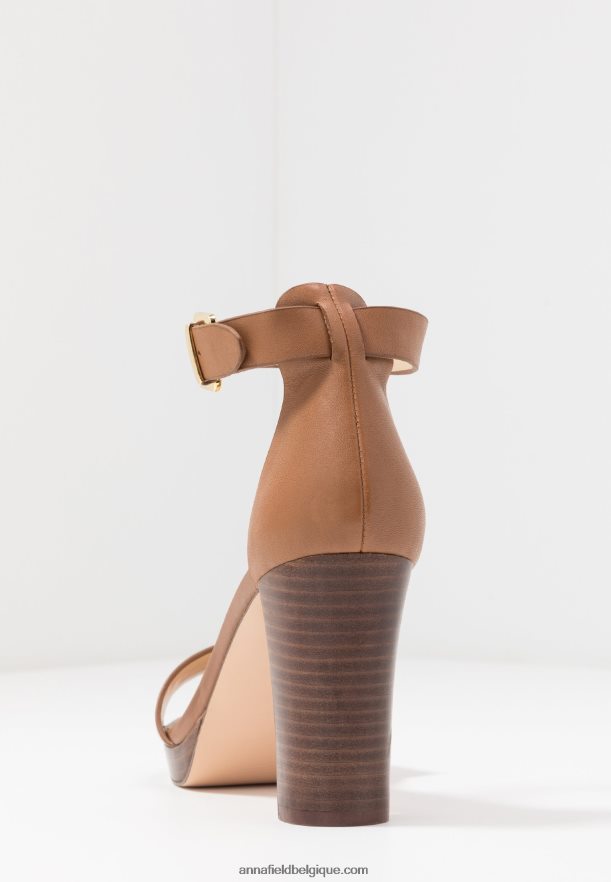 femmes sandales à talons en cuir cognac Anna FieldNHH26B1549