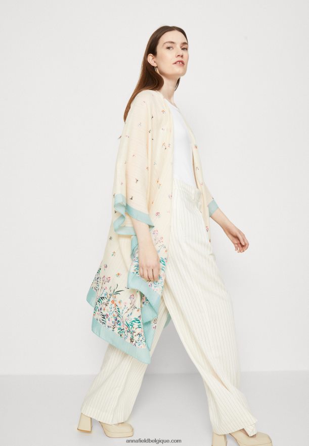 femmes cape jaune Anna FieldNHH26B724