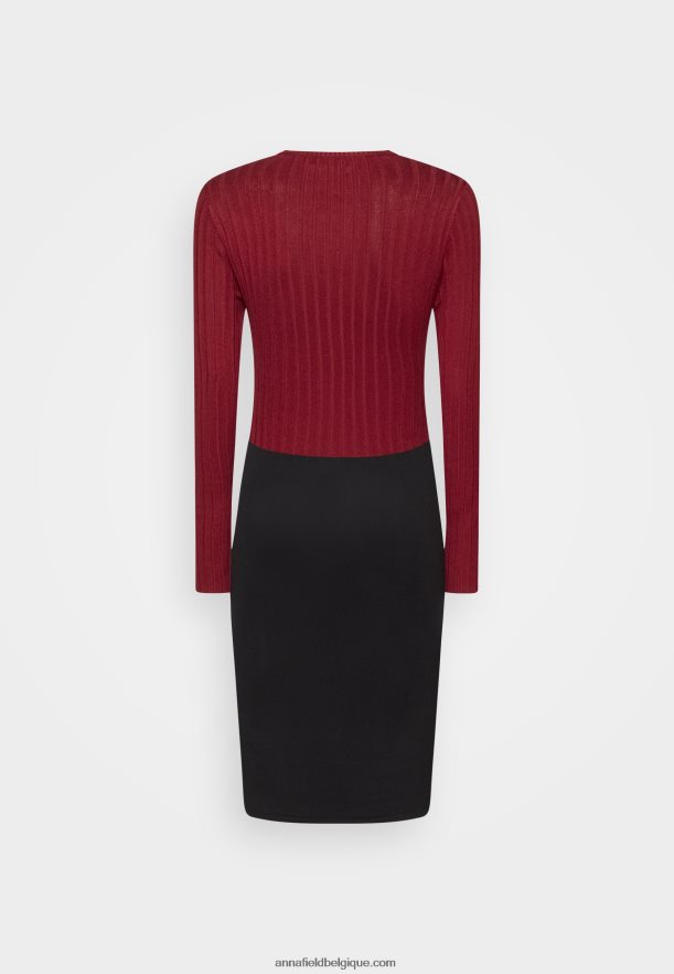 femmes crew ausschnitt ripp top bodycon mini srickkleid robe droite rouge foncé/noir Anna FieldNHH26B217