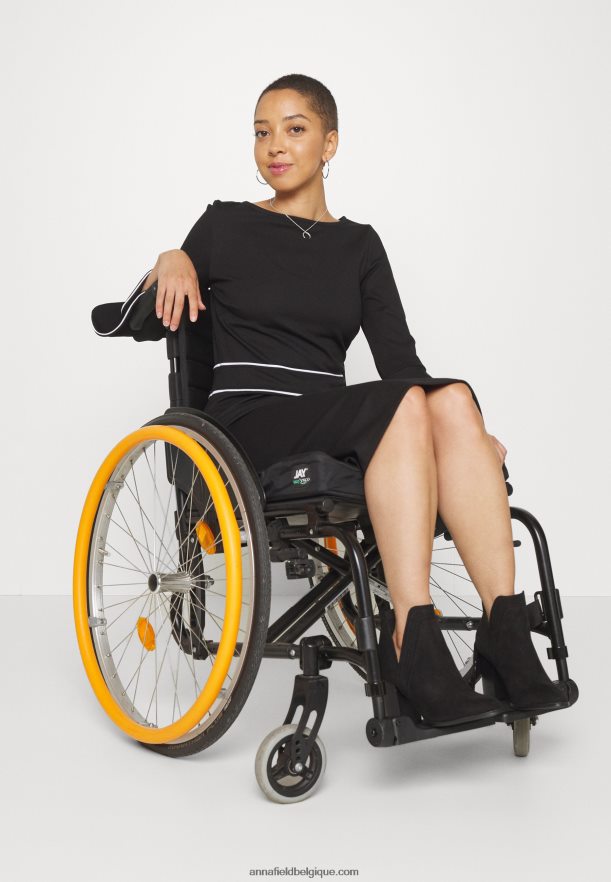 femmes robe droite noire Anna FieldNHH26B218