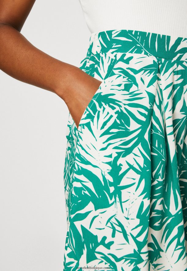 femmes short vert/blanc cassé Anna FieldNHH26B861