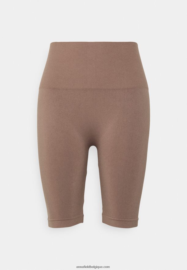 femmes bronzage sculptant fort Anna FieldNHH26B1033