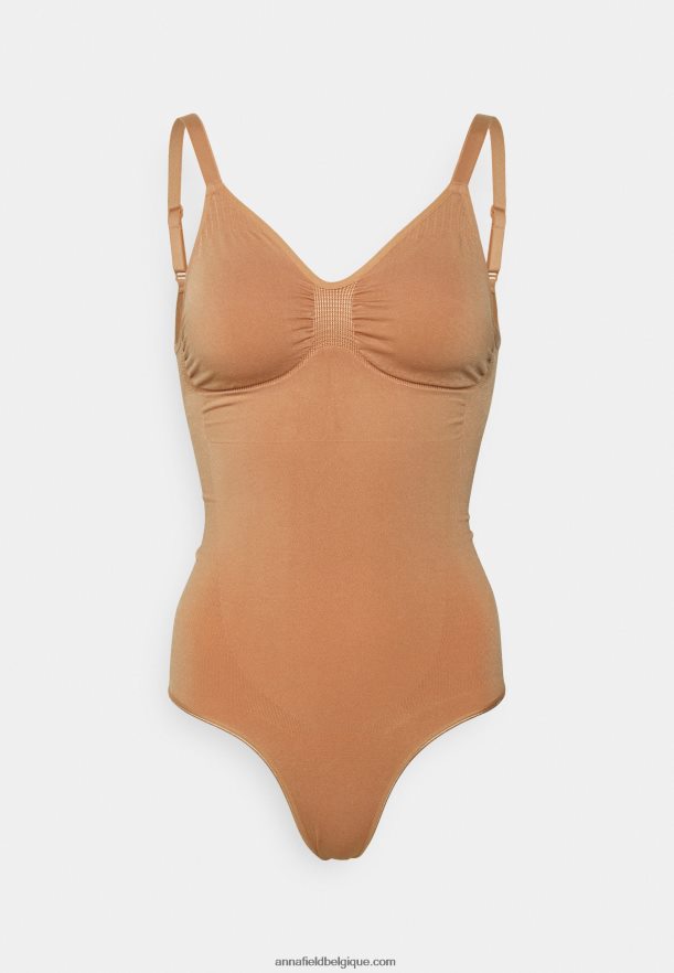 femmes corps nu Anna FieldNHH26B1021