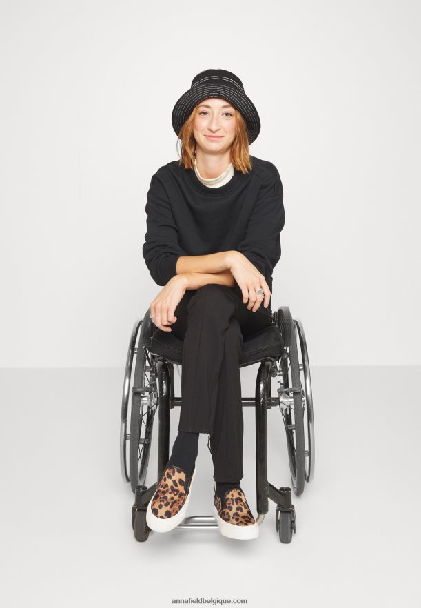 femmes sweat noir Anna FieldNHH26B765