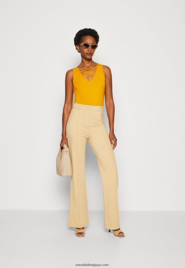 femmes haut jaune foncé Anna FieldNHH26B461