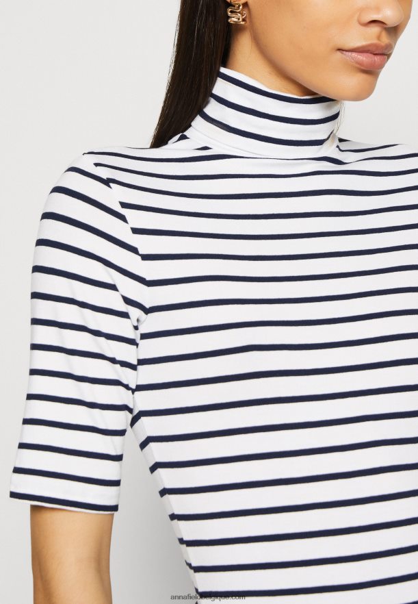 femmes t-shirt imprimé blanc/bleu foncé Anna FieldNHH26B305