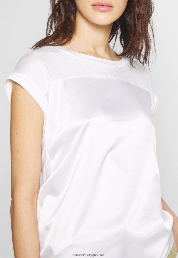 femmes t-shirt imprimé blanc cassé Anna FieldNHH26B260